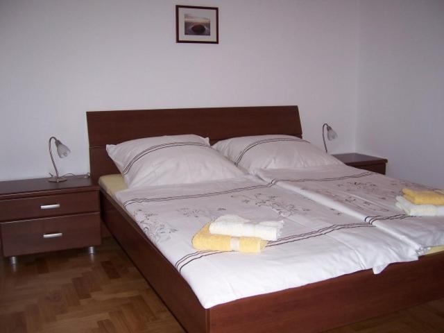 Ara-Aradi Apartment Baska  Bagian luar foto