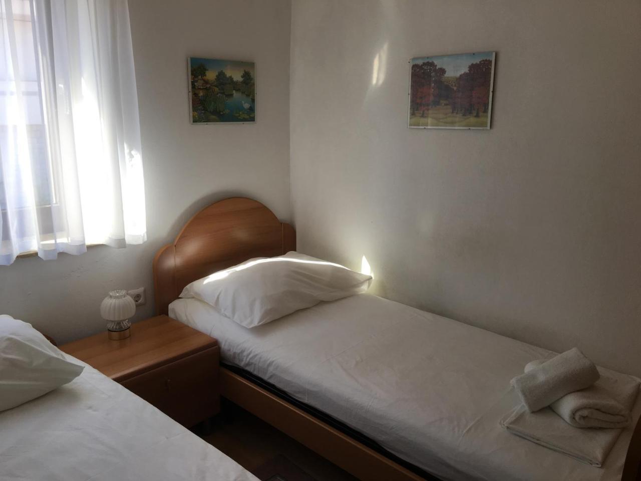 Ara-Aradi Apartment Baska  Bagian luar foto